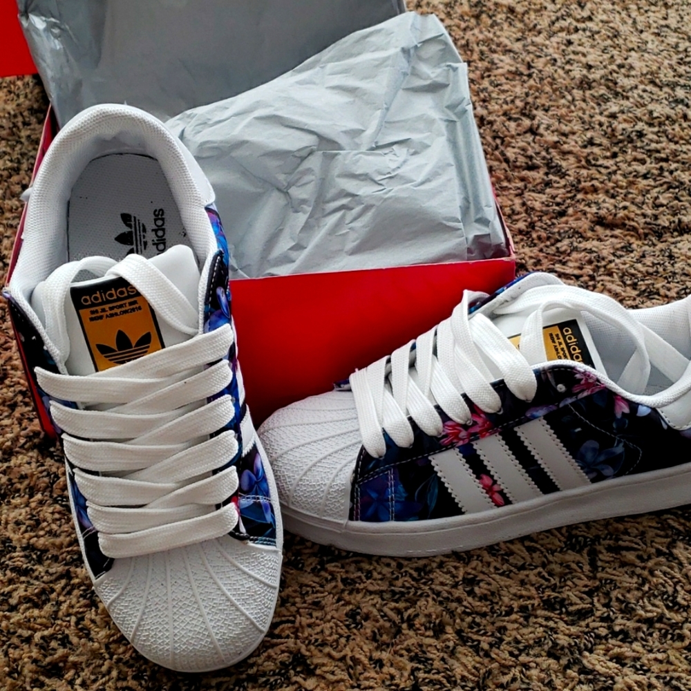 COPY - ADIDAS SUPERSTAR SHOES NWOT